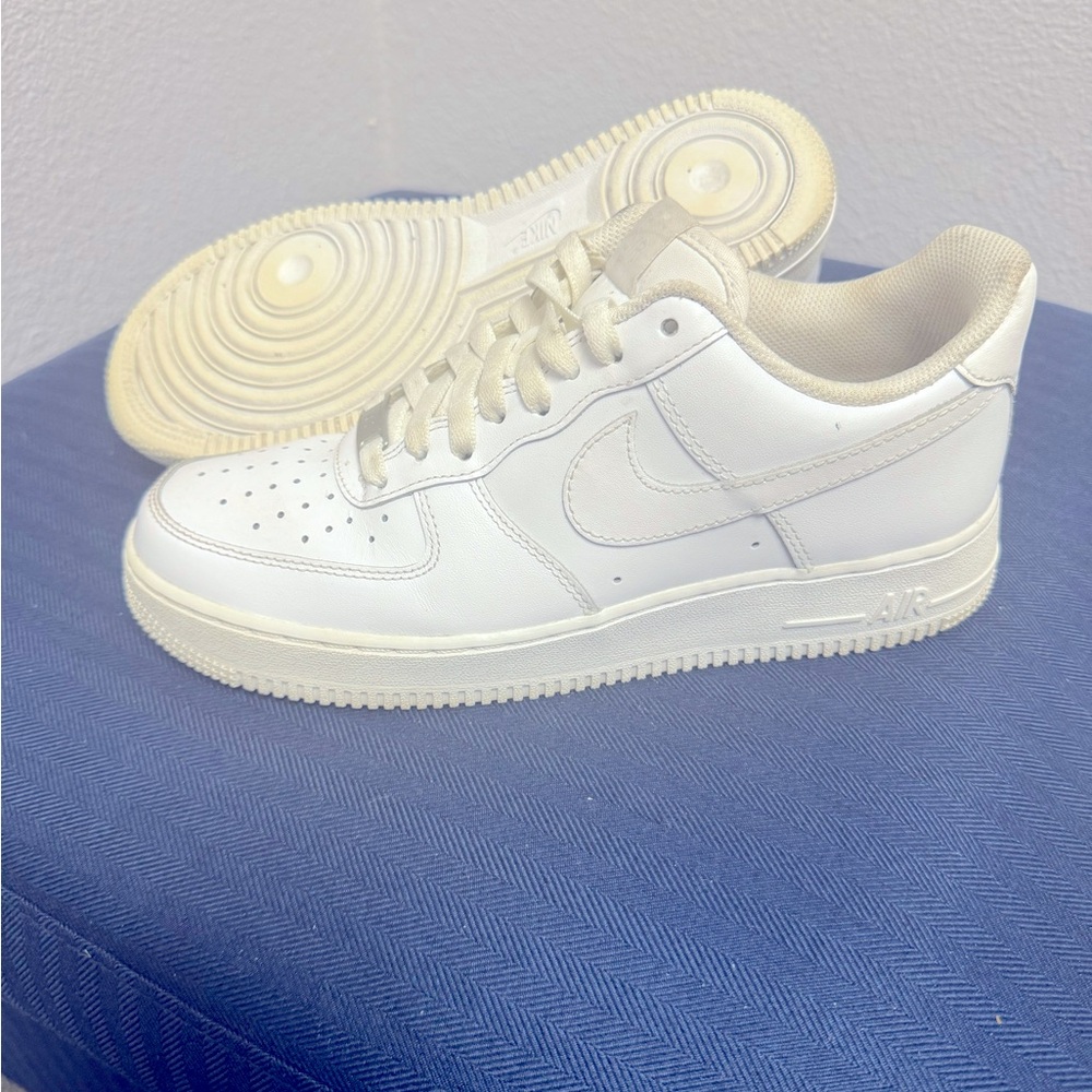 Nike Air Force One’s size 8